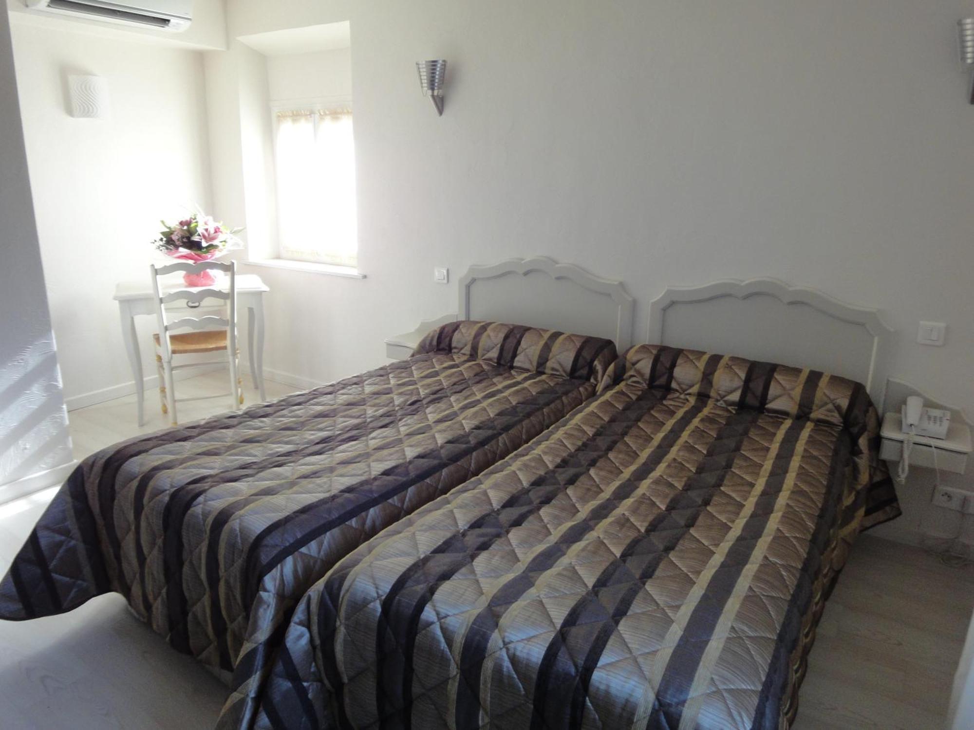 Hotel Du Bosquet Pegomas Ngoại thất bức ảnh