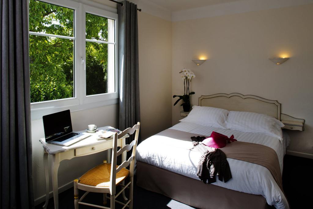 Hotel Du Bosquet Pegomas Ngoại thất bức ảnh