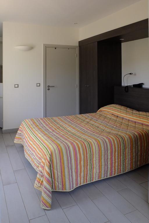 Hotel Du Bosquet Pegomas Ngoại thất bức ảnh