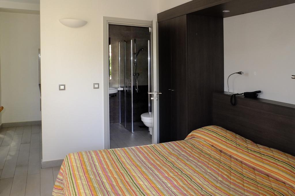 Hotel Du Bosquet Pegomas Ngoại thất bức ảnh
